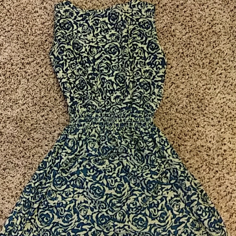 Dress - Picture 2 of 2